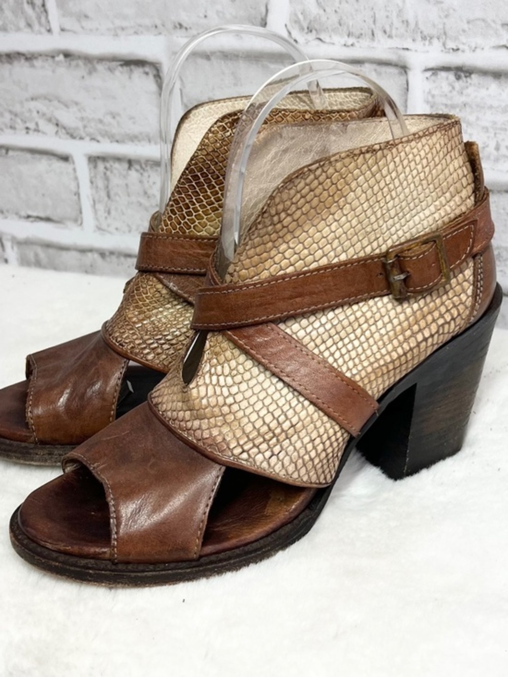 🦅|•FREEBIRD BY STEVEN•| 'Rattl' Unique Leather Ankle Booties Size 8